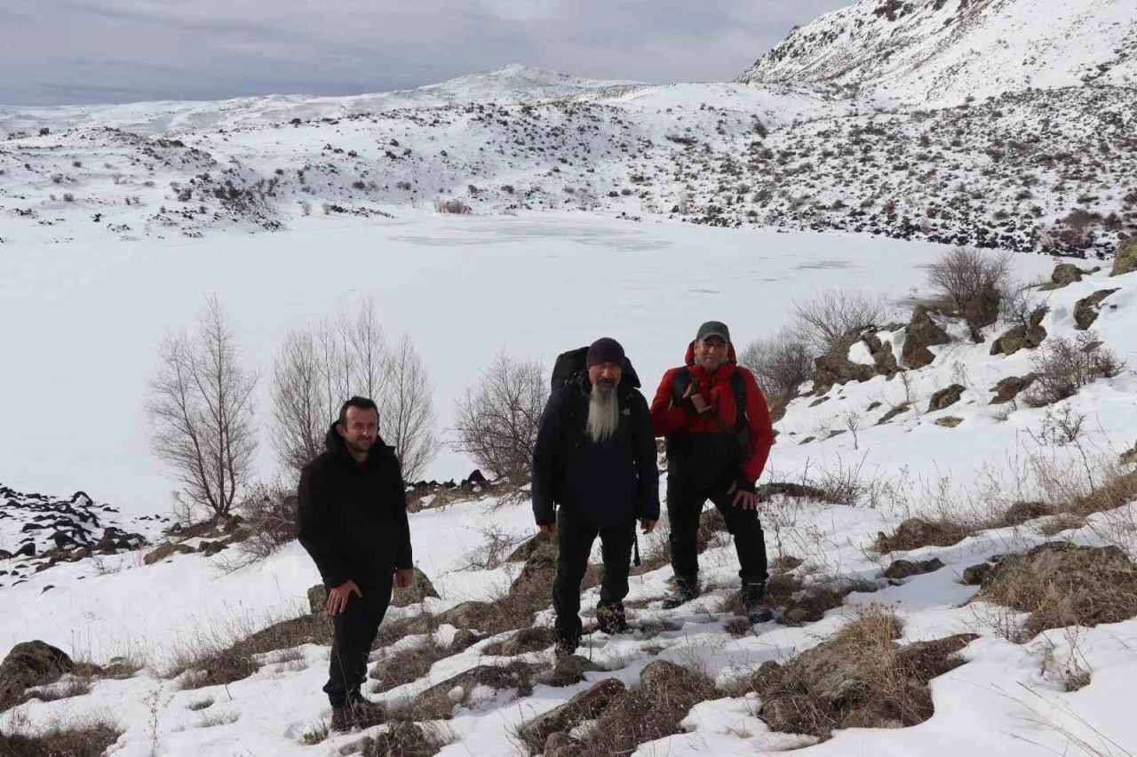 Buz Tutan Pırdanos Gölü büyülüyor
