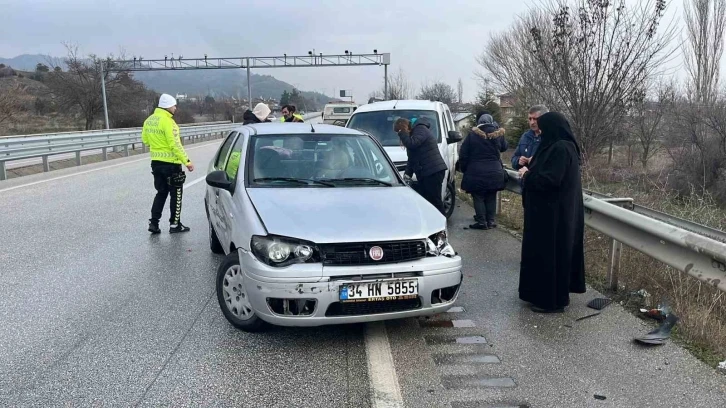 Buzlanma kazaya sebep oldu, vatandaşlar yara almadan kurtuldu
