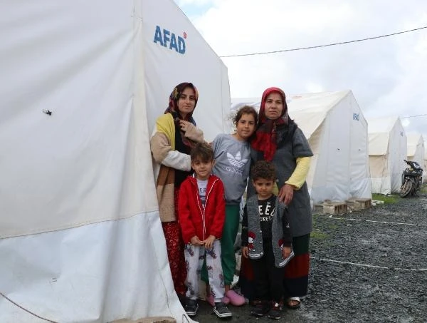 Çadırda yaşayan Hataylı depremzede: Burada doğduk, burada ölmek isteriz