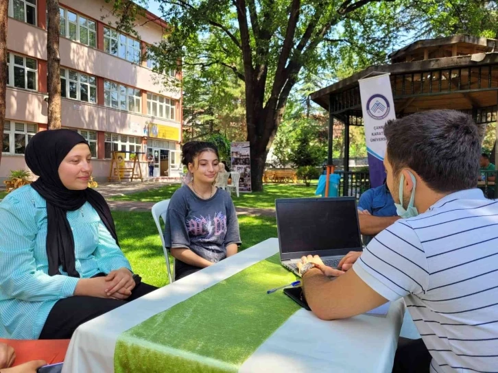 ÇAKÜ’den üniversite adaylarına rehberlik hizmeti
