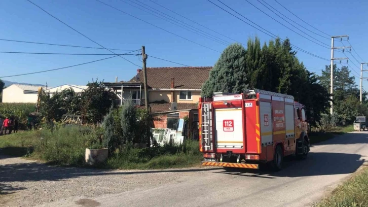 Çalışma yapan kepçe doğal gaz borusunu patlattı, bölgede panik oluştu
