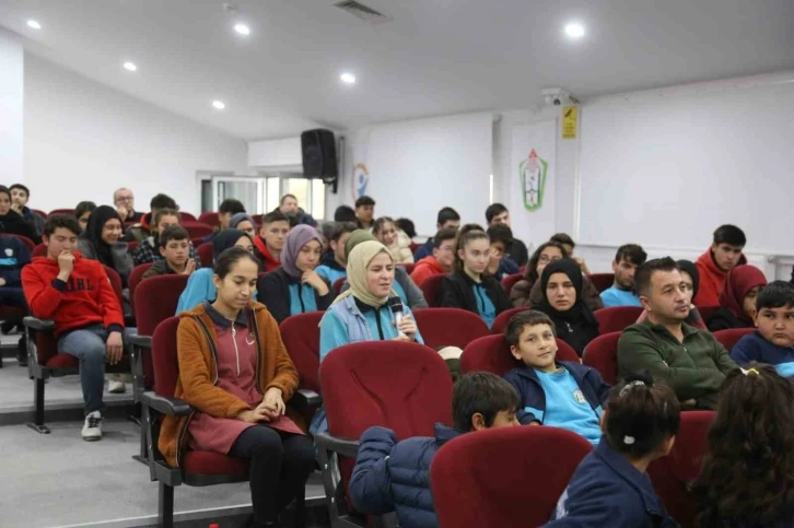 Çameli Belediye Başkanı Cengiz Arslan gençlerin sorularına cevapladı
