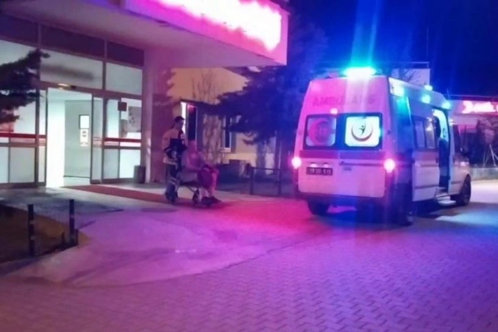 Camiden çıkanlara ateş açıldı: 2’si kadın 6 yaralı