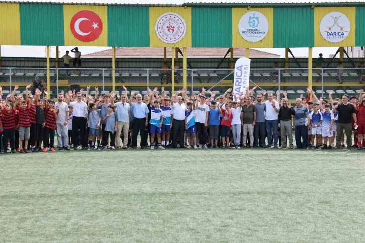 Camiler arası futbol turnuvası çekişmeli başladı
