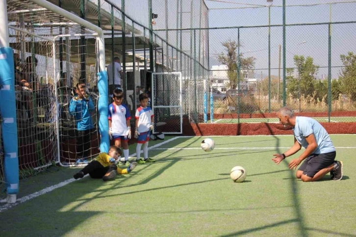 Çamlık kaleci ordusu kurdu
