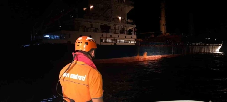 Çanakkale Boğazı’nda arızalanan gemi kurtarıldı
