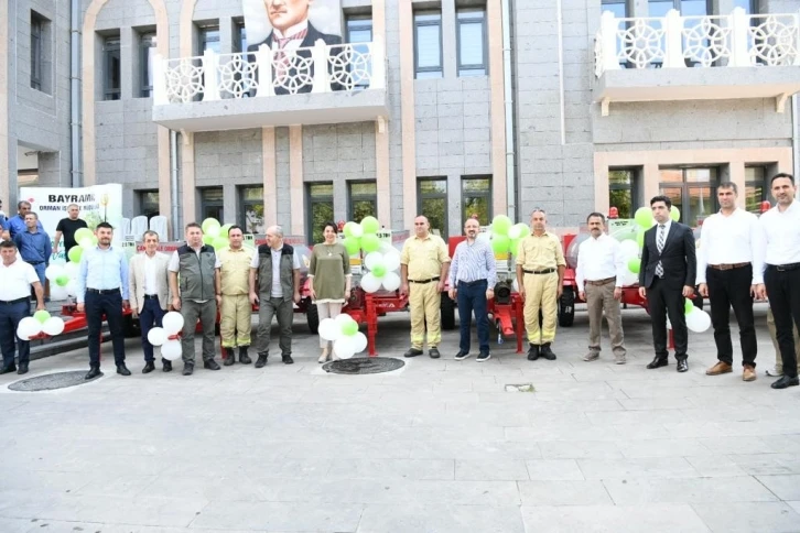 Çanakkale’de 72 su tankeri köylülere teslim edildi
