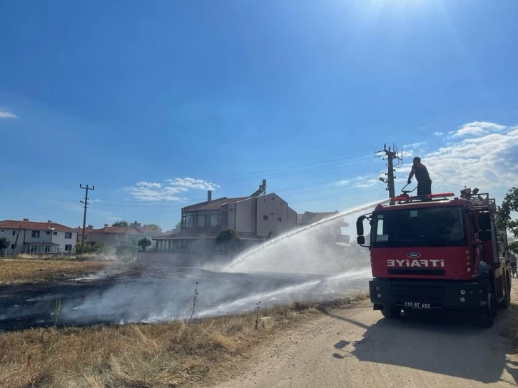 Çanakkale’de çocukların attığı torpil yangın çıkardı
