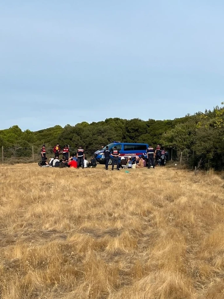 Çanakkale’de minibüste 34 kaçak göçmen yakalandı
