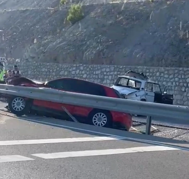 Çanakkale’de trafik kazası: 3 yaralı
