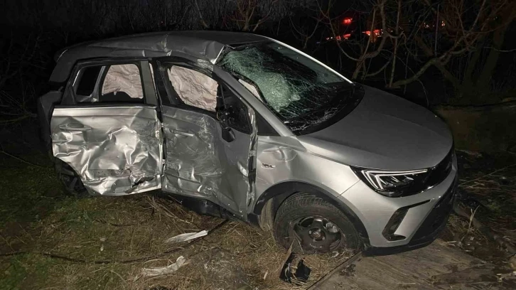 Çanakkale’de yolcu midibüsü ile otomobil çarpıştı: 1 ölü, 4 yaralı
