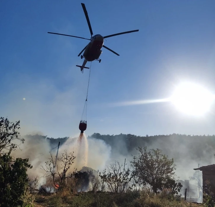 Çanakkale’de ziraat alanındaki yangın kontrol altına alındı
