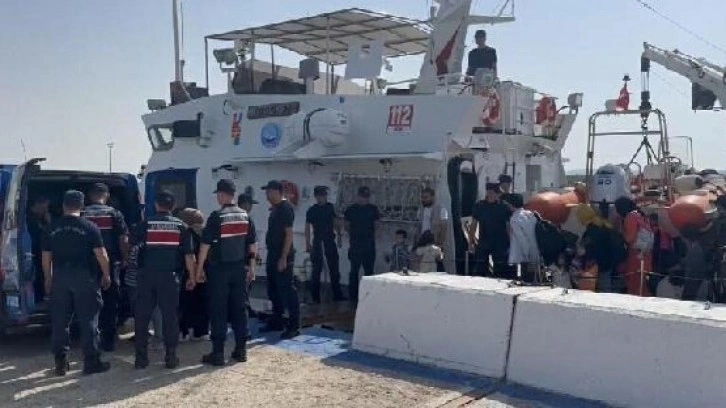 Çanakkale'de 27 kaçak göçmen ile 3 organizatör yakalandı