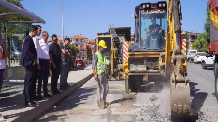 Canbey'den Ayvalık'a doğalgaz müjdesi: İlk kazma vuruldu