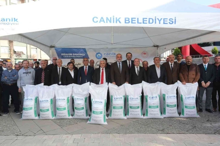 Canik Belediyesi’nden çiftçilere tohum desteği
