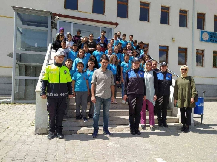 Çankırı’da çocuklara trafik kuralları anlatıldı
