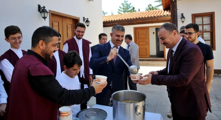 Çankırı Mevlevihanesi’nde 96 yıl sonra yeniden aşure dağıtıldı
