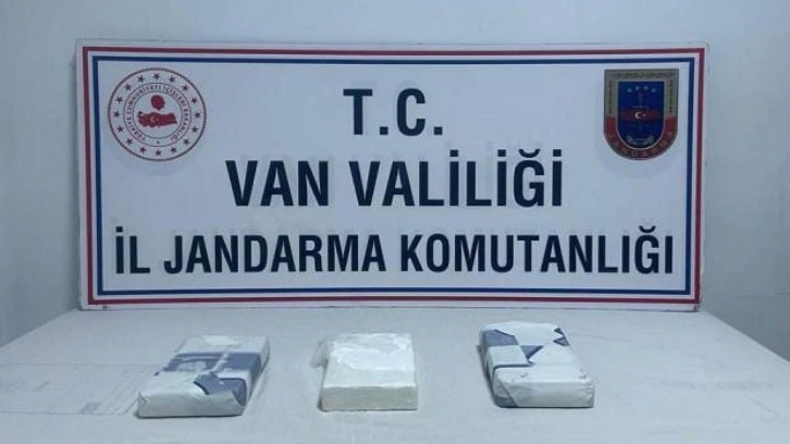 Çantasından 3 kilo kokain çıktı, tutuklandı