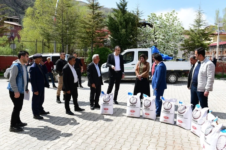 Çatak’ta çiftçilere yüzde 75 hibeli tohum dağıtımı
