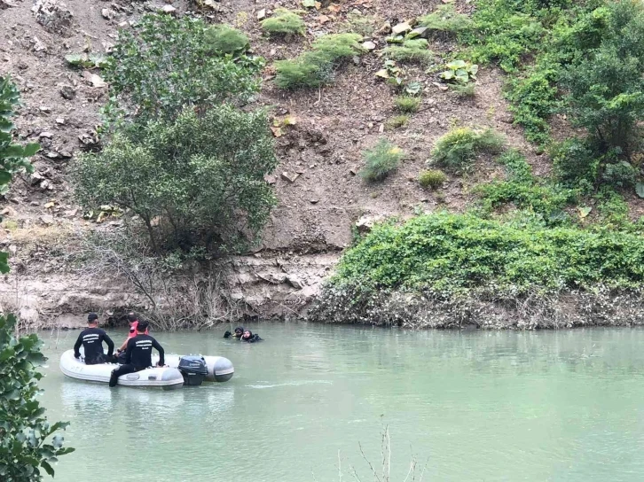 Çayda akıntıya kapılan sağlıkçıyı arama çalışmaları 9’uncu gününde
