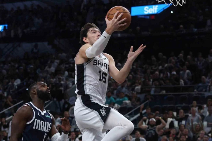 Cedi Osman’lı San Antonio, Clippers’a mağlup oldu
