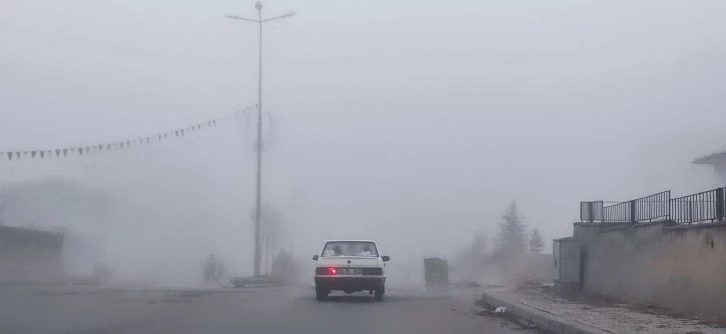 Çekerek’te sis nedeniyle görüş mesafesi 15 metreye düştü
