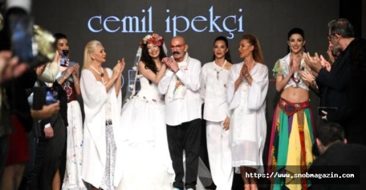 Cemil İpekçi'den 50'nci Sanat Yılına Özel Defile