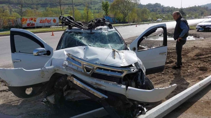 Cenazeden dönen muhtar ve eşi kazada hastanelik oldu
