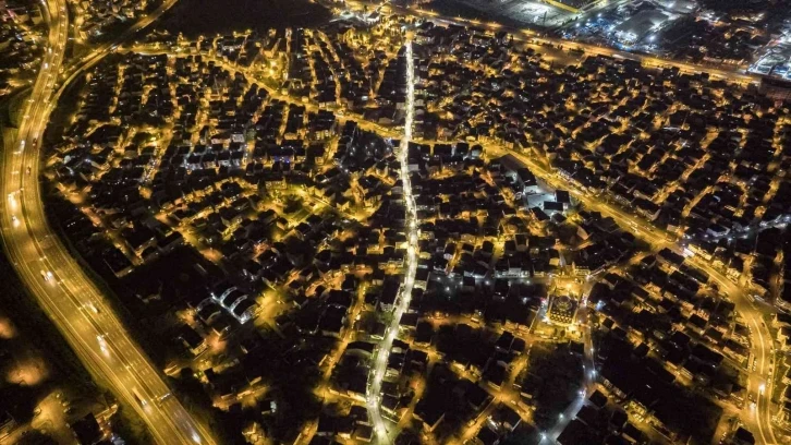 Çenesuyu Caddesi ışıl ışıl oldu
