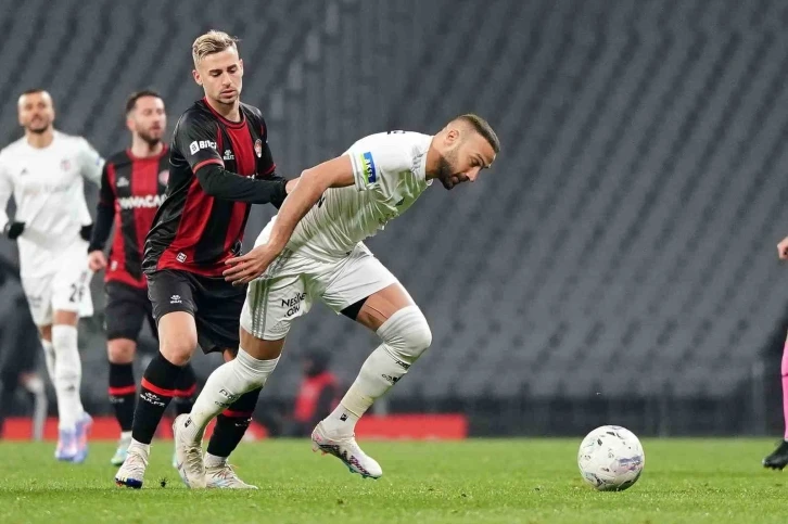 Cenk Tosun, Süper Lig’de gol sayısını 9’a çıkarttı
