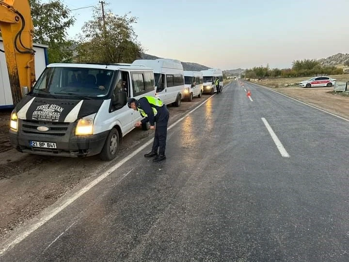 Çermik’te kış lastiği denetimi
