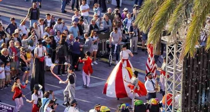 Çeşme Festivali coşkuyla başladı