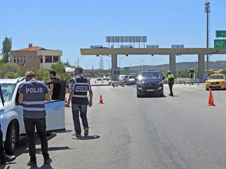 Çeşme’nin asayiş raporu belli oldu: Aranan 925 kişi yakalandı
