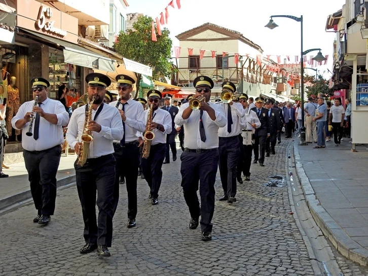 Çeşme’nin kurtuluşunun 100. yılı coşkuyla kutlandı
