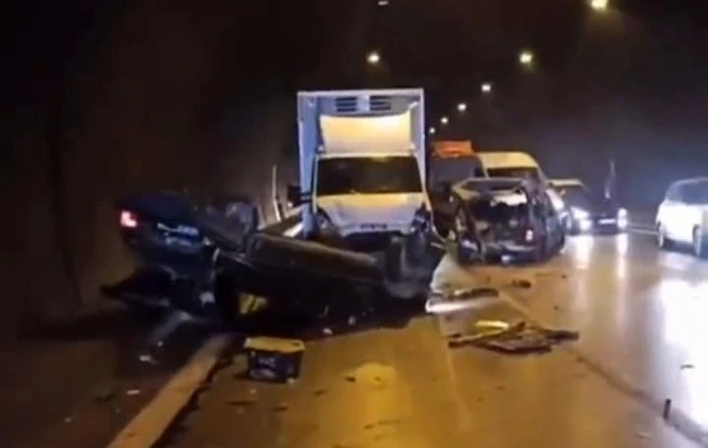 Çevreyolunda trafik kazası: 4 yaralı
