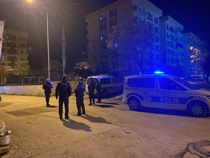 Ceyhan’da baba ve oğula silahlı saldırı: 1 ölü
