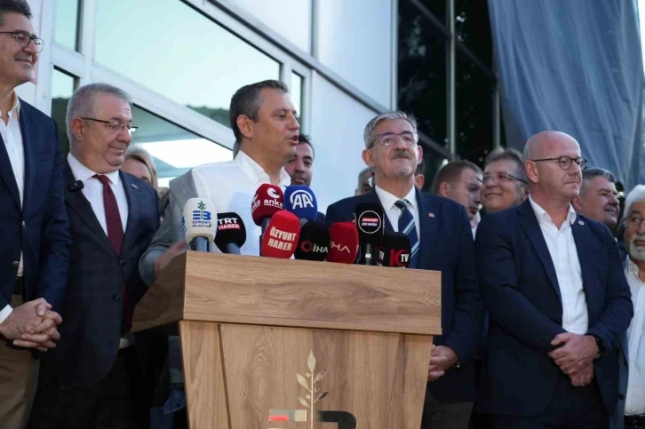 CHP Genel Başkanı Özel: "Biz sadece bu halkın gerçek sorunlarına odaklanmak istiyoruz"
