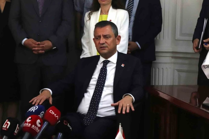CHP Genel Başkanı Özel: "Emekliye ve asgari ücrete enflasyon oranında zam bekliyoruz"
