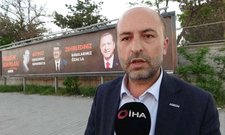 CHP’nin kampa girdiği Van’da "Menderes’i astınız, Özal’ı zehirlediniz, Erdoğan’ı yedirmeyiz" afişleri

