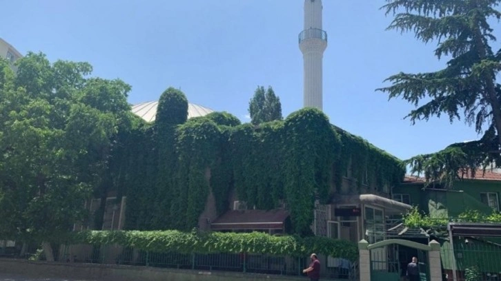 CHP'li belediye gözünü meşhur camiye dikti! "Alkollü mekanlar için yıkılmak isteniyor&quot