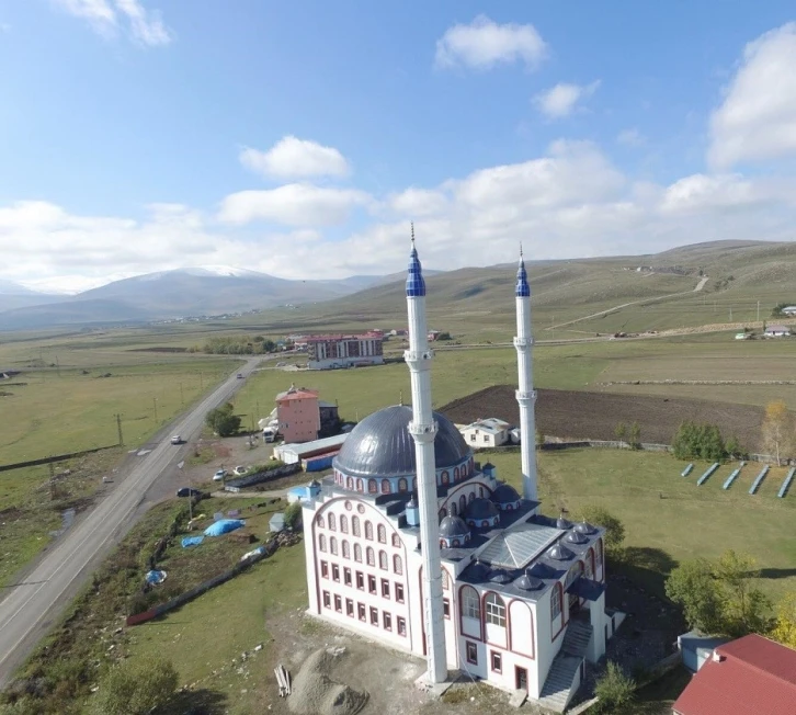 Çıldır Yeni Cami Kadir Gecesinde ibadete açılıyor
