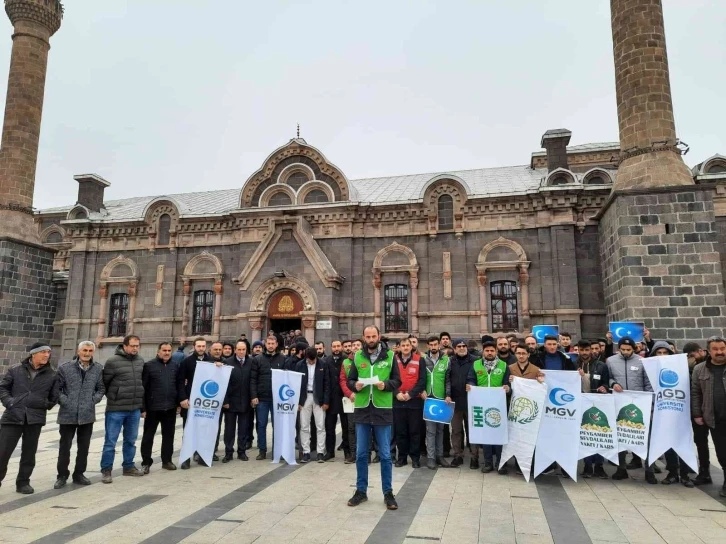 Çin’in Doğu Türkistan’daki zulmü Kars’ta protesto edildi
