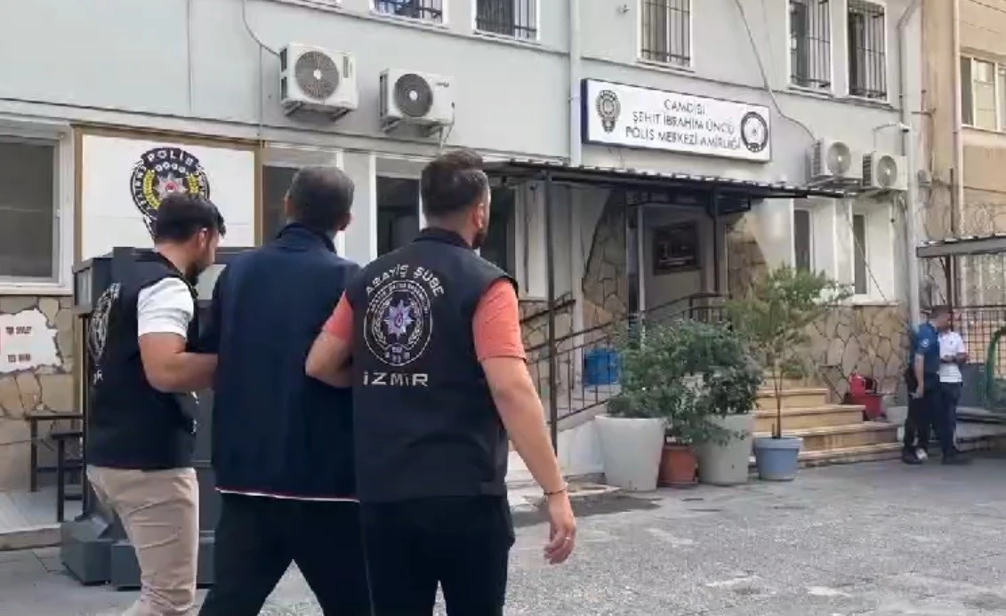 Cinayet zanlısı, Ahlak Büro polisinin uygulamasında yakalandı
