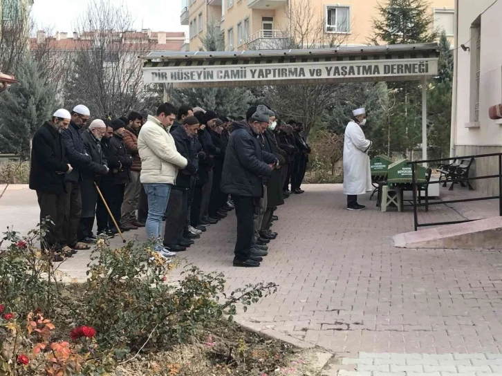 Cinnet getiren babaları tarafından öldüren kız kardeşler toprağa verildi
