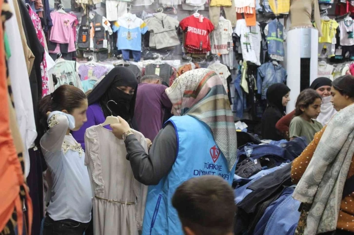 Cizre’de bin 500 yetim çocuğa bayramlık yardımı
