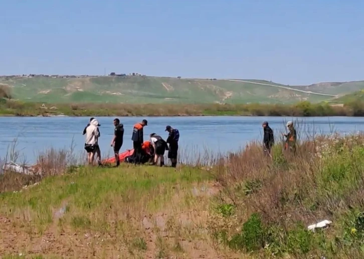 Cizre’de Dicle Nehri’nde kaybolan genci arama çalışmaları devam ediyor
