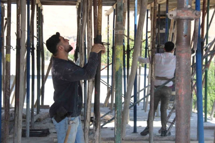 Cizre’de inşaatı devam eden cami için destek bekleniyor
