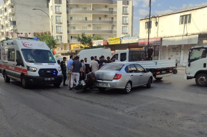 Cizre’de otomobille çarpışan motosikletin sürücüsü yaralandı