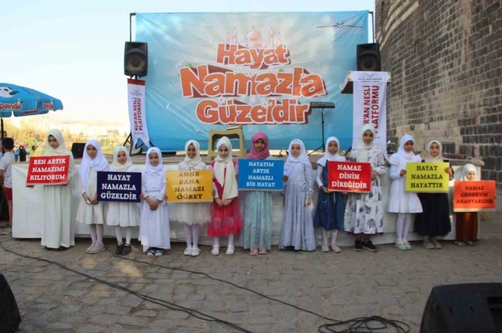 Cizre’de yüzlerce çocuk namaz etkinliğinde buluştu
