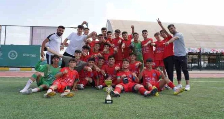 Cizre Diclespor, U17 liginde namağlup şampiyon